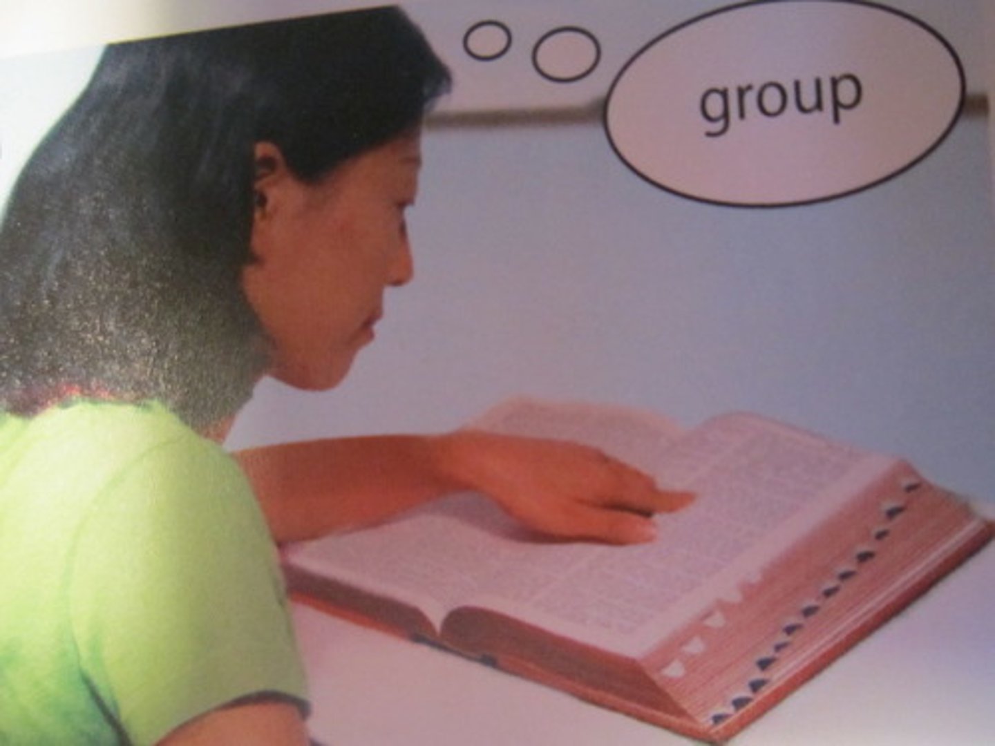 <p>tra từ điển</p>