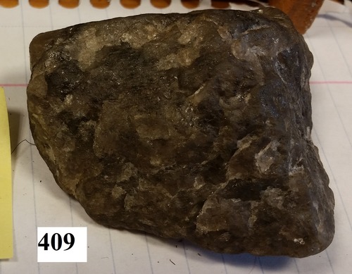 Luster: non-metallic
Hardness: 7
Breakage: fracture
Streak: no steak
Color: grey