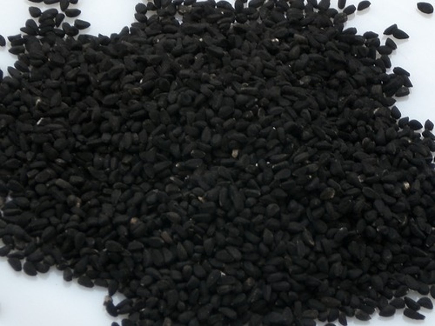 <p>black (hēi )</p>