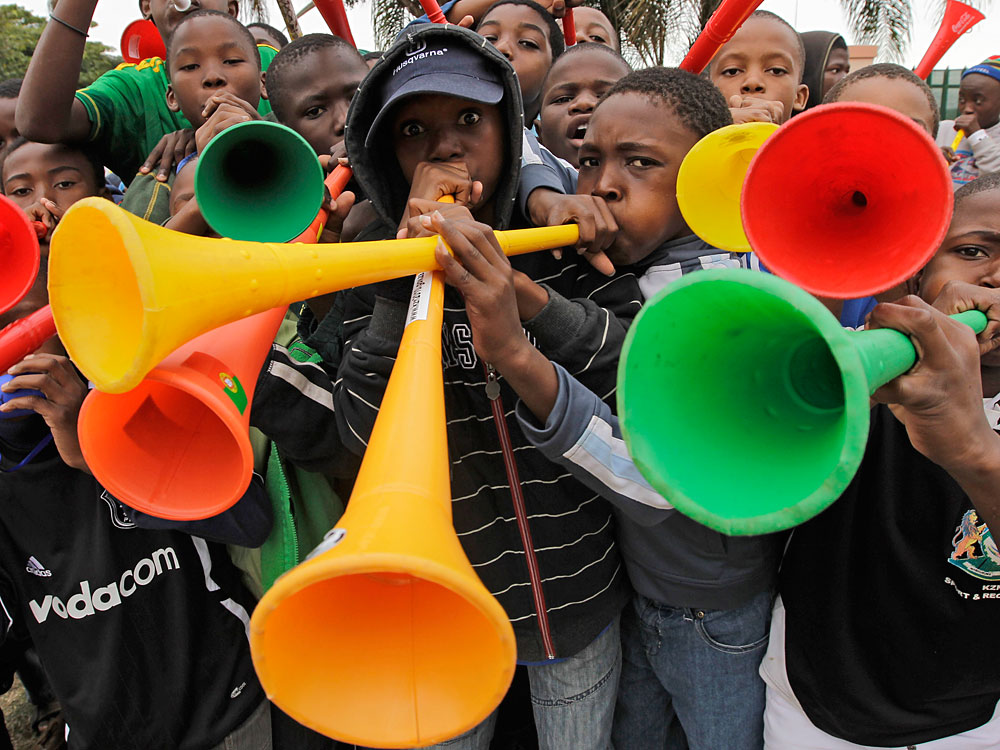 <p>n. kèn vuvuzela</p>