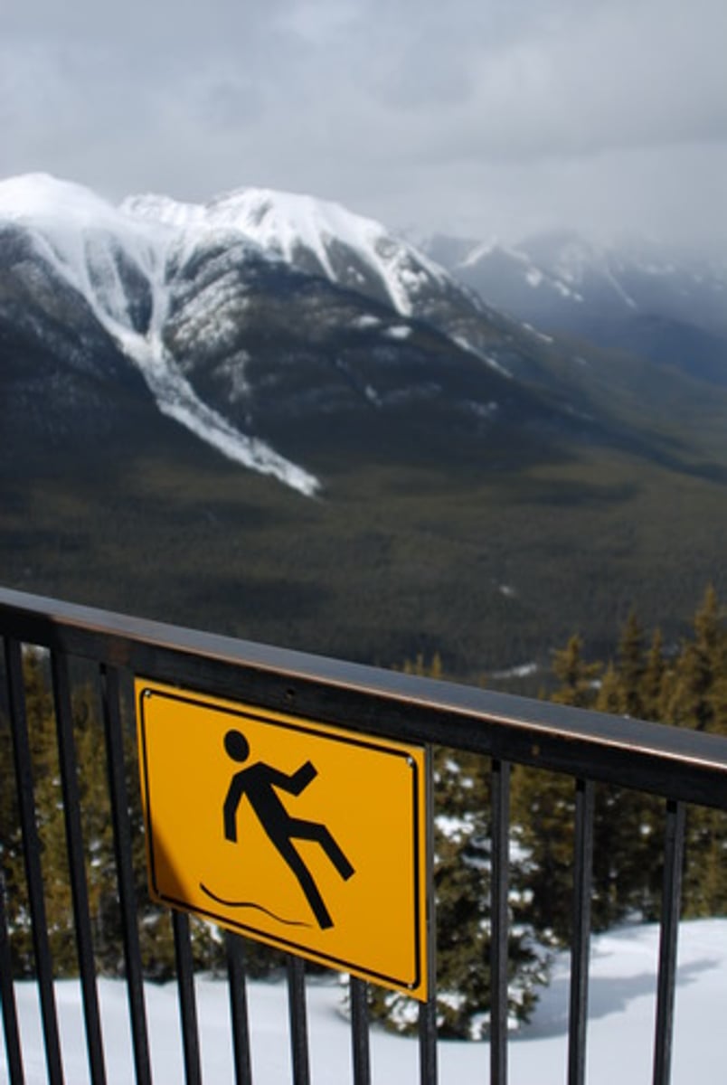 <p>highest point; summit; the highest level or degree attainable</p>