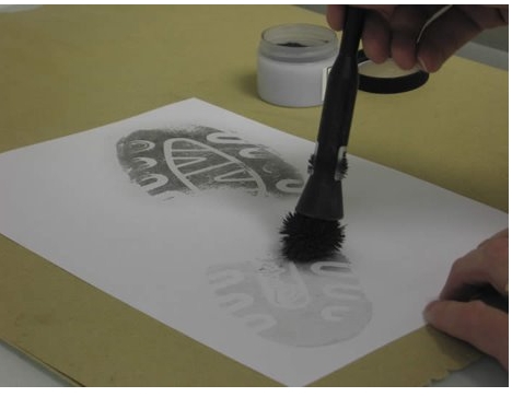 <ol><li><p class="Paragraph WhiteSpaceCollapse SCXP233199254 BCX8" style="text-align: left;">Put on questioned shoe</p></li><li><p class="Paragraph WhiteSpaceCollapse SCXP233199254 BCX8" style="text-align: left;"><span style="line-height: 0px;"><span>Apply film light oil uniformly to undersole ​</span></span></p></li><li><p class="Paragraph WhiteSpaceCollapse SCXP233199254 BCX8" style="text-align: left;"><span style="line-height: 0px;"><span>By stepping onto oil impregnated foam rubber​</span></span></p></li><li><p class="Paragraph WhiteSpaceCollapse SCXP233199254 BCX8" style="text-align: left;"><span style="line-height: 0px;"><span>Sole pressed onto white paper​ (take normal step)</span></span></p></li><li><p class="Paragraph WhiteSpaceCollapse SCXP233199254 BCX8" style="text-align: left;"><span style="line-height: 0px;"><span>Paper dusted with mix of fine black powder and magnetic iron filings using a magnetic brush​ (yank paper at corners to take excess off)</span></span></p></li><li><p class="Paragraph WhiteSpaceCollapse SCXP233199254 BCX8" style="text-align: left;"><span style="line-height: 0px;"><span>Spray with hair spray to let it set</span></span></p></li></ol><p></p>