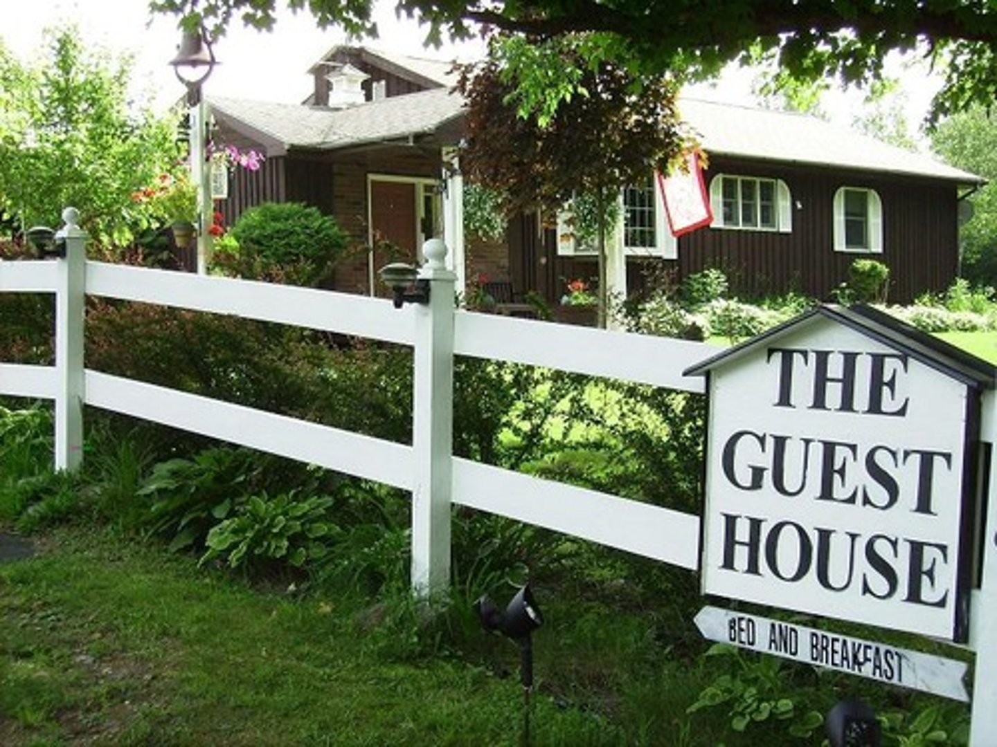 <p>Guest house</p>