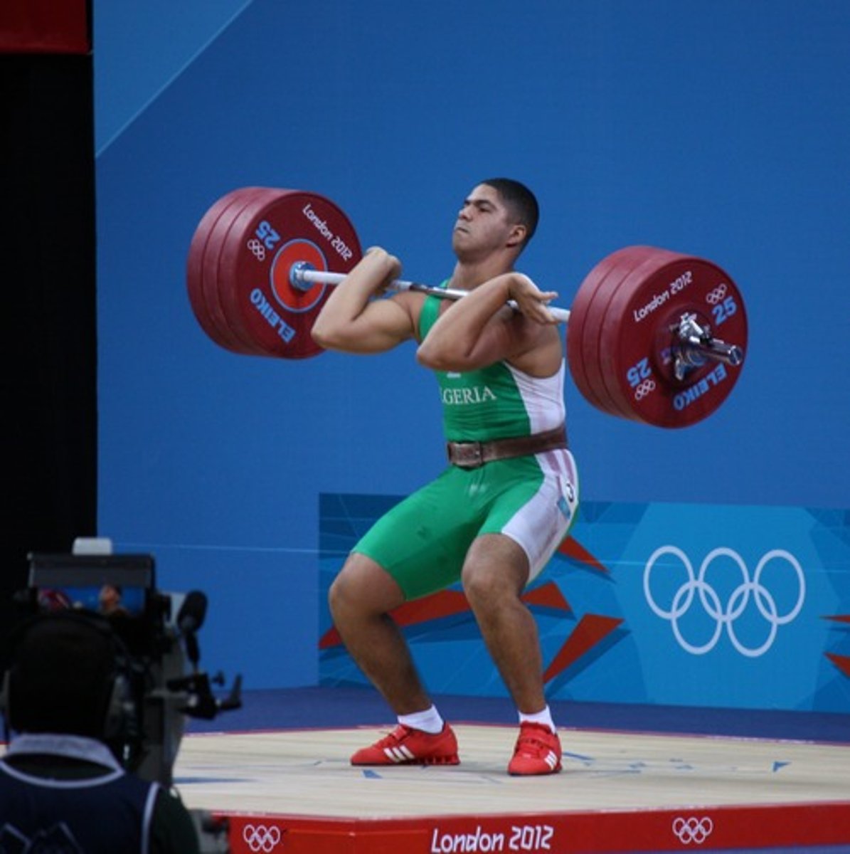 <p>Pesado</p>