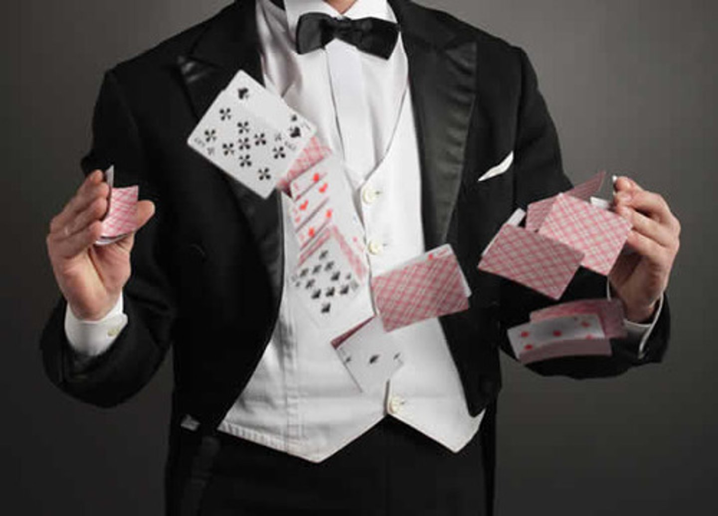 <p>confounded (= verbijsterd)</p><p>e.g. The magician's trick confounded the entire audience.</p>