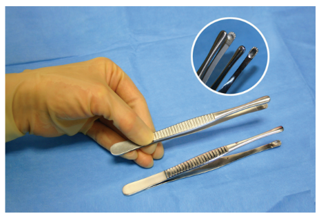 <p>Nickname: Russians</p><p>Use:  Grasps most tissue, atraumatic, powerful grip for GYN and peritoneum</p><p>Features: Fluted handle, cupped, fanlike serrations at tips</p>