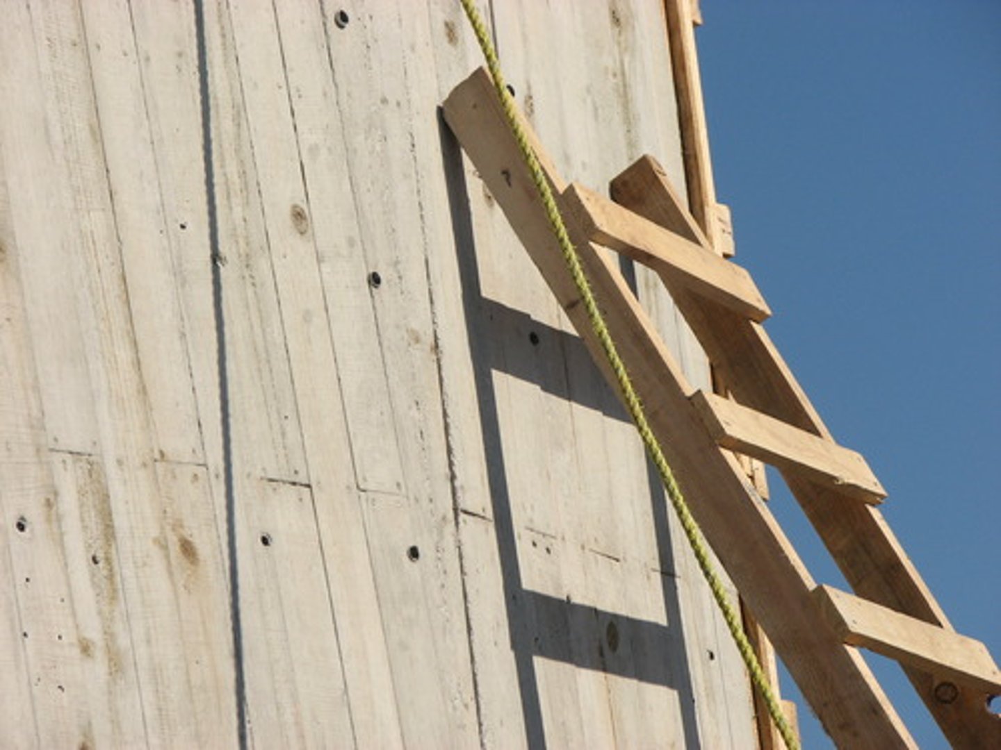 <p>ladder</p>