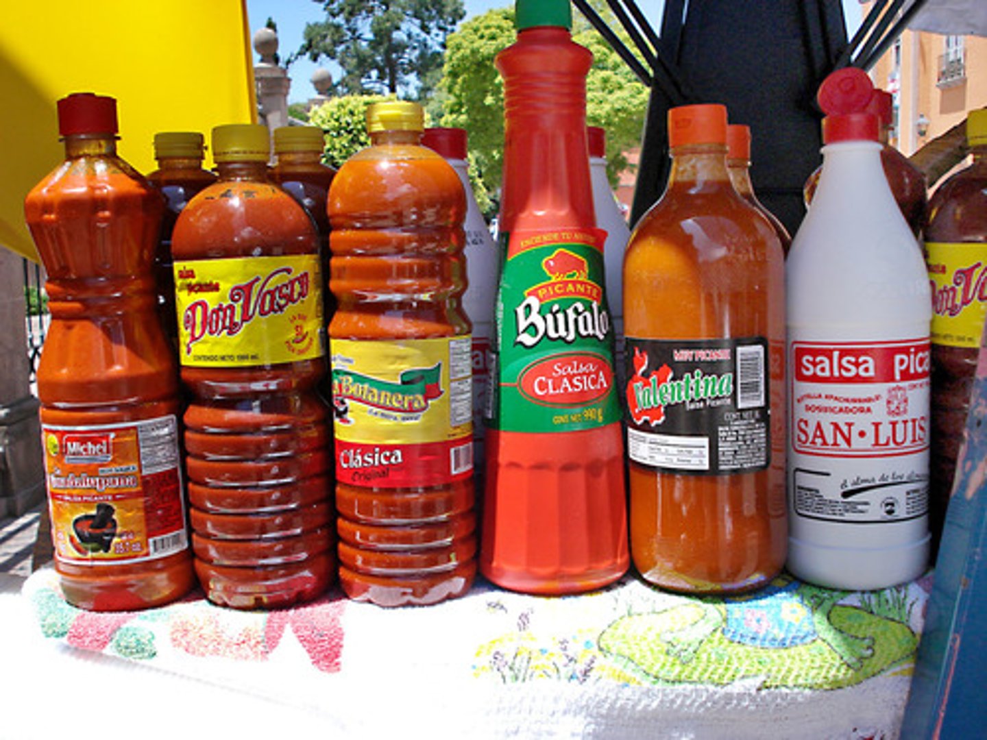 <p>salsa, sauce</p>