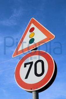 <p>was bedeutet dieses Schild?</p>