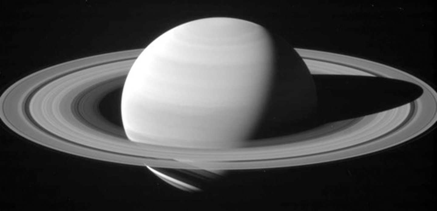 <p>a thin disk of small particles of ice and rock</p>