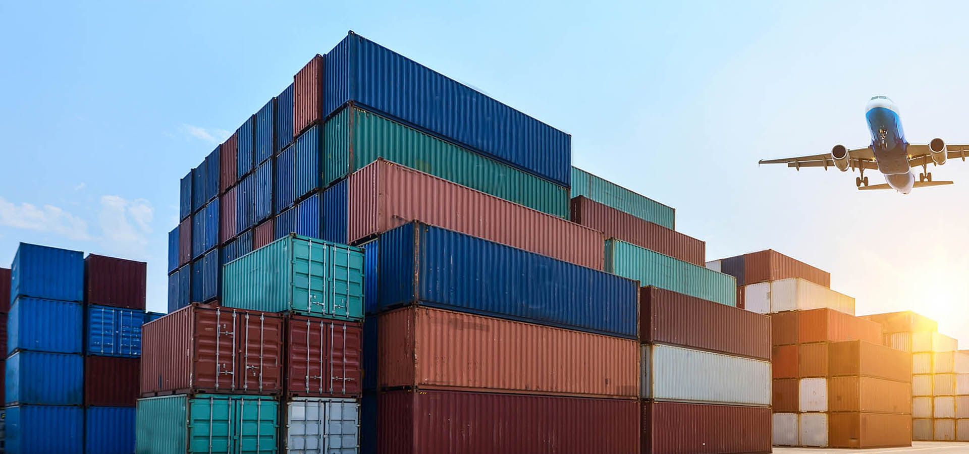 <p><span>all freight, except baggage, carried by an airplane including goods and merchandise</span></p>