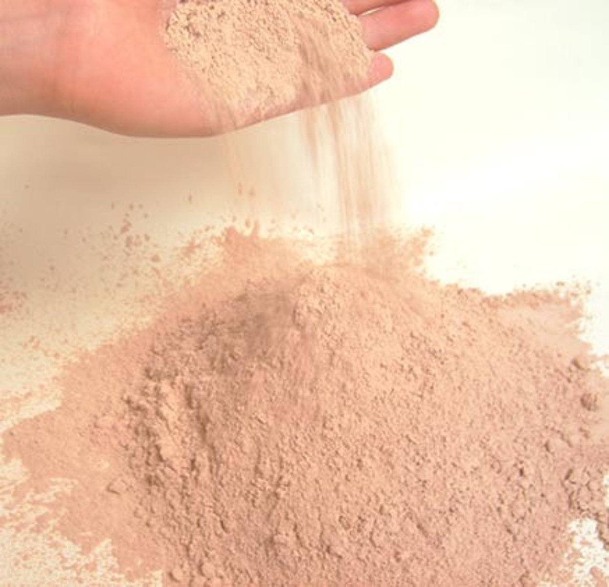 <p>A wind-formed deposit made of fine particles of clay and silt. powder-like in texture. Forms good soil.</p>