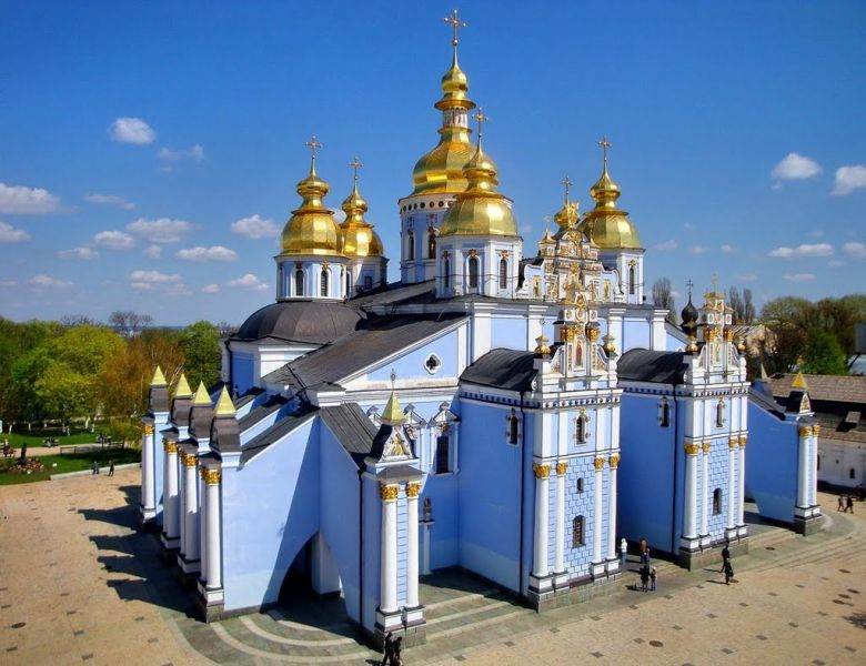 <p>Михайлівський Золотоверхий собор, 1108-1113</p><p>Стиль: українське бароко</p>