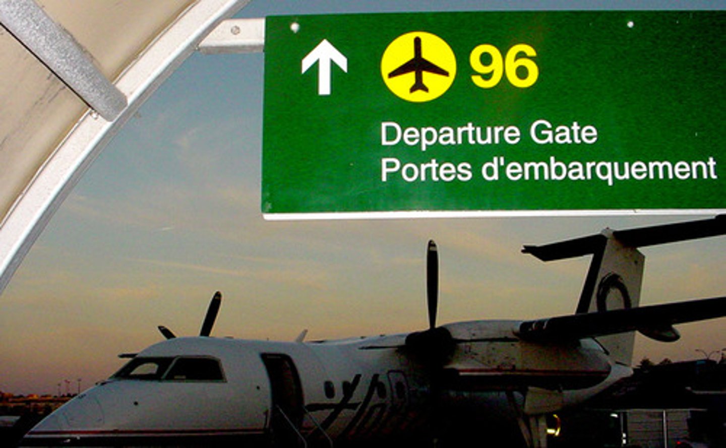 <p>departure, exit</p>