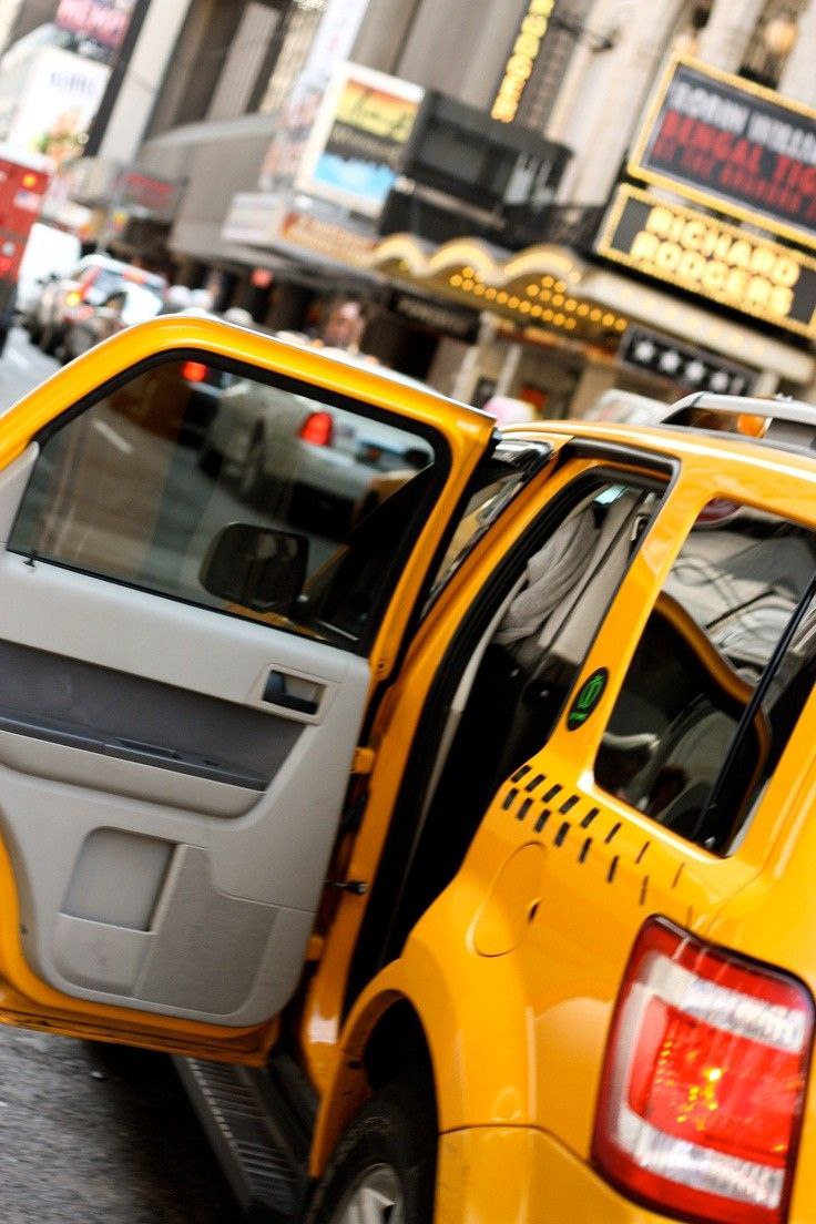 <p><em>Taxi Station.</em></p>