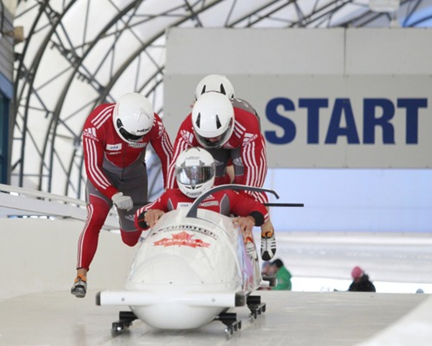 <p>a specialised narrow sled used in an olympic winter team sport; bobikelk</p>