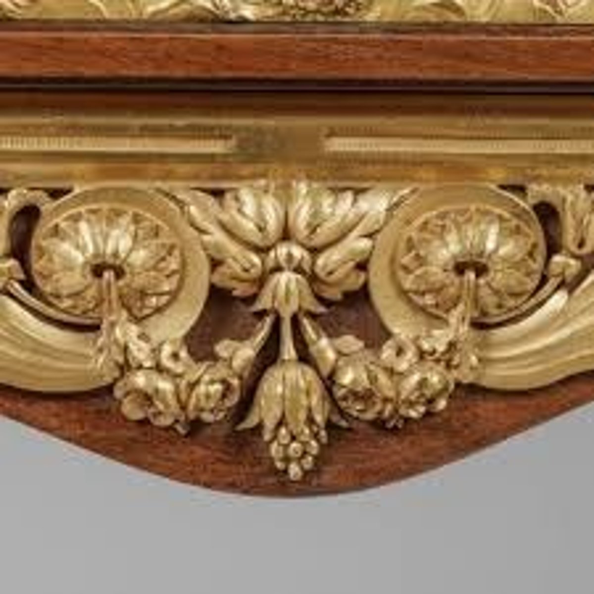 <p>? (guilded mouldings, 016)</p>