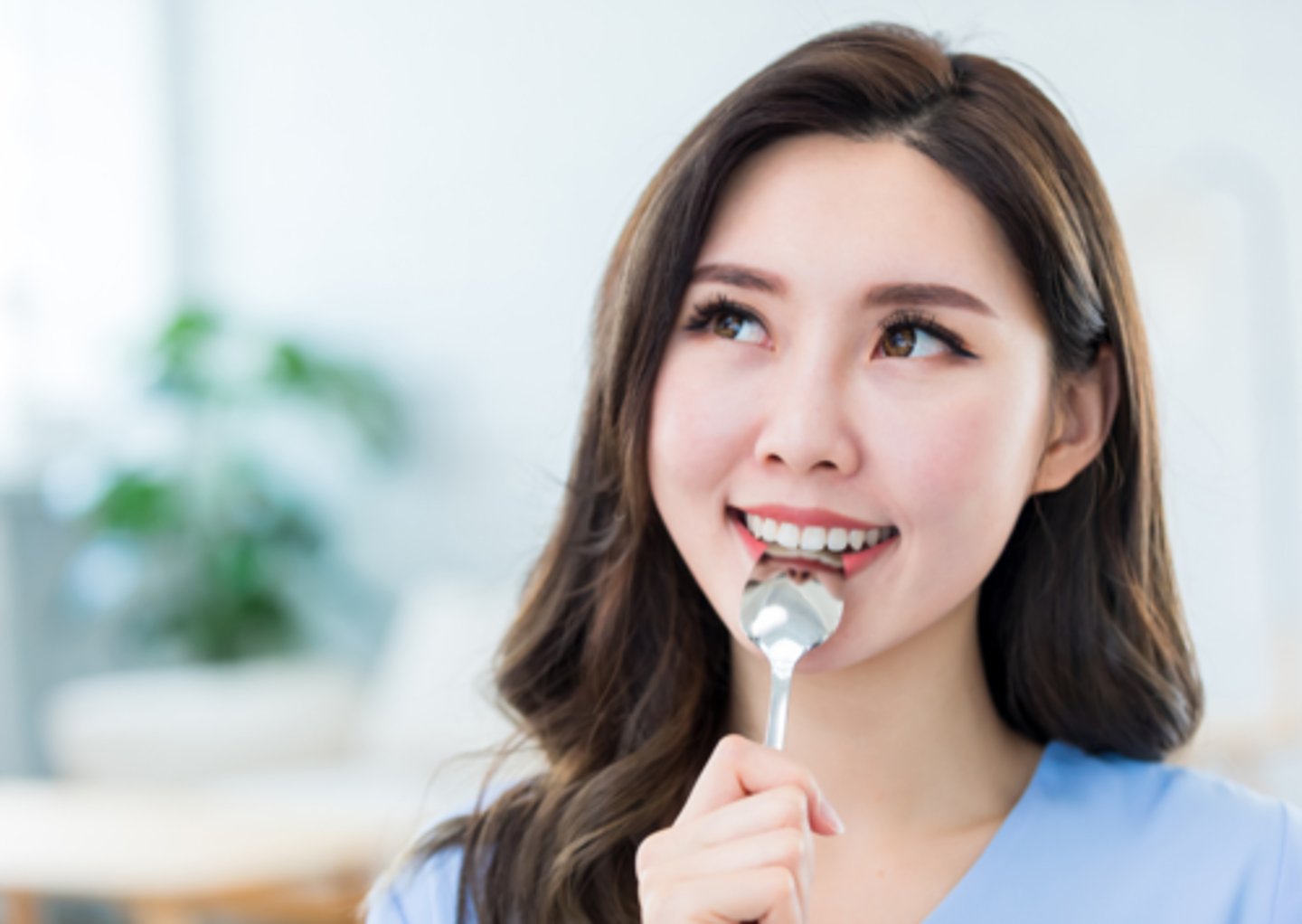 <p>I _____ to go to the beach this weekend.</p>