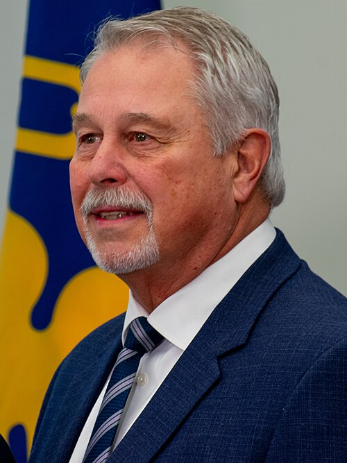 <p>Hon. Neil Lumsden</p>