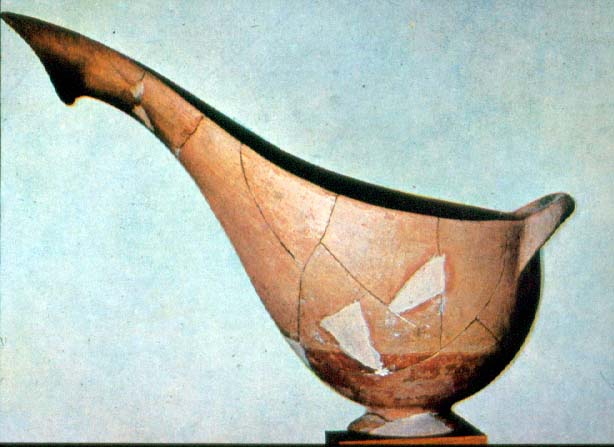 <p>“Urfirnis” (primitive glaze) “Sauceboat”</p>