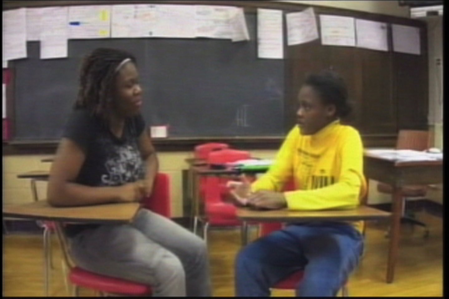 <p>the study of language use such matters as deixis, taking turns in conversation, text organization, presupposition, and implicature.</p><p>语用学</p>