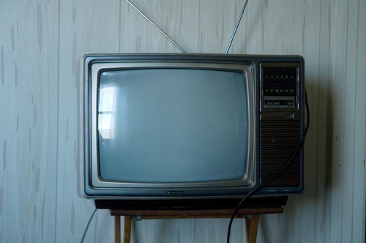 <p>TV set</p>