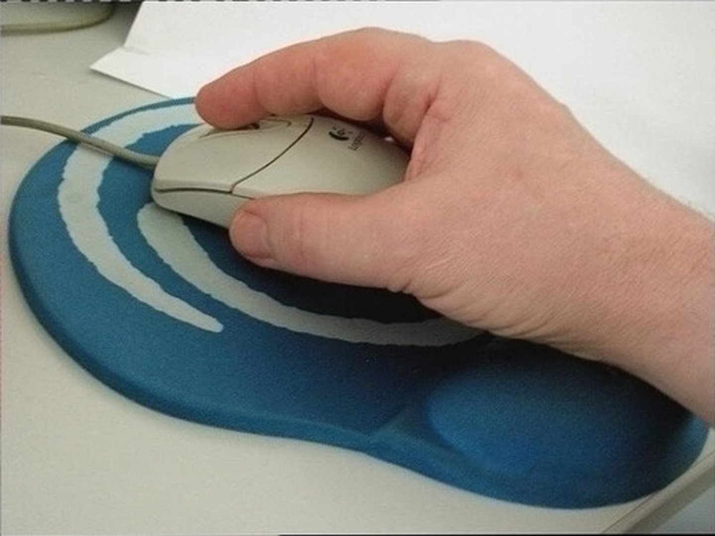 <p>to click</p>