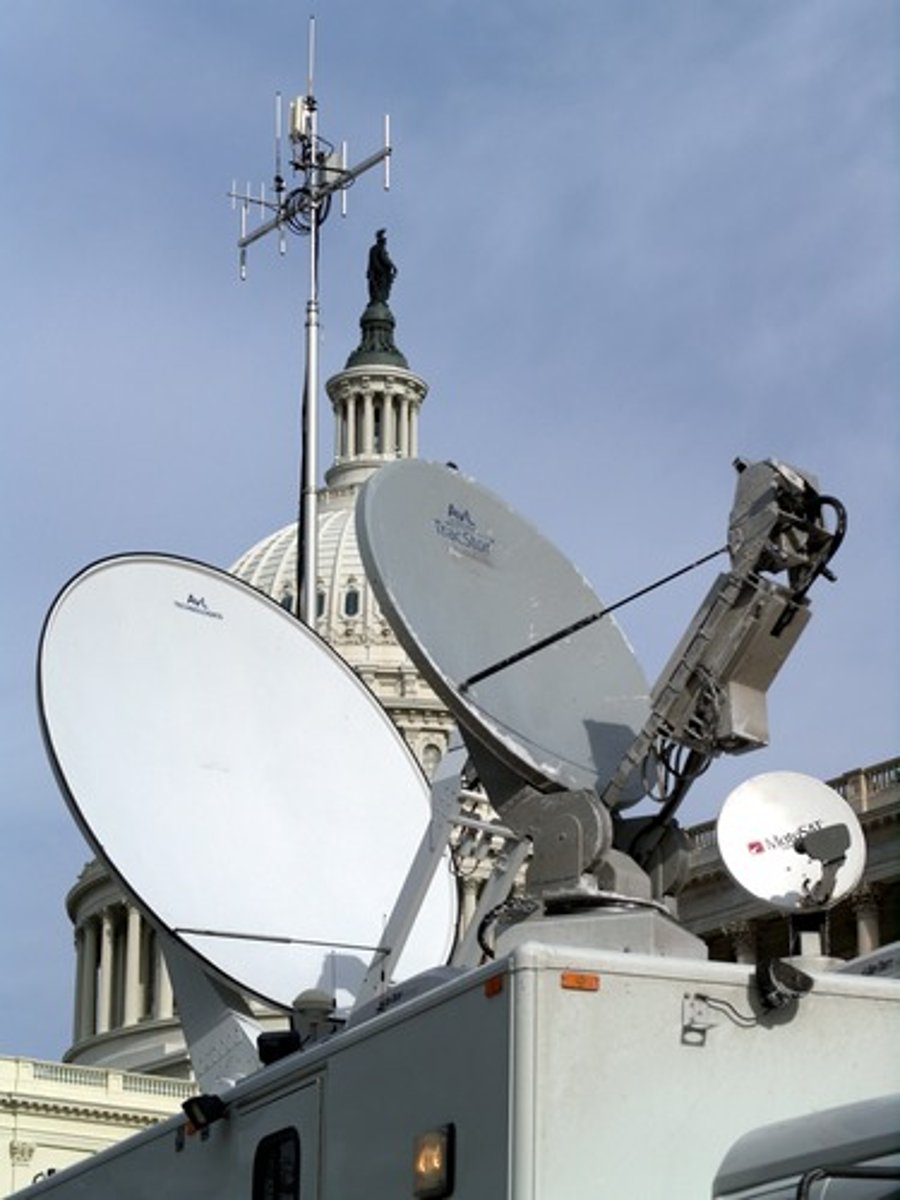 <p>start to be broadcast (bắt đầu phát sóng)</p>