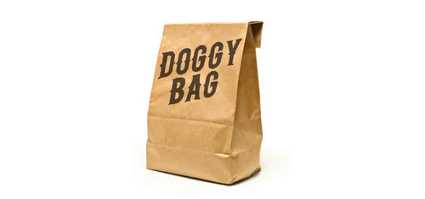 <p>Ofereça comida para viagem</p>