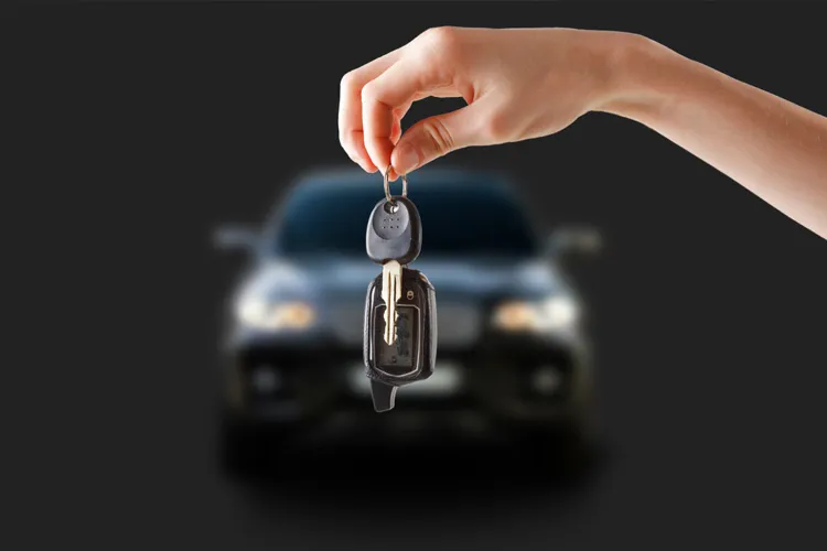 <p><strong>key </strong></p><hr><p>Where are your car <strong>keys</strong>?</p>