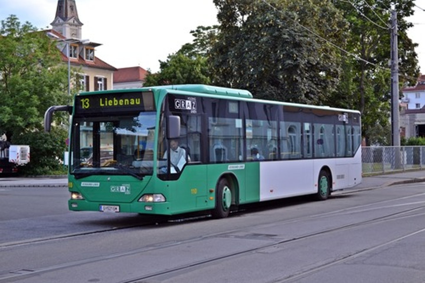 <p>to take the bus</p>