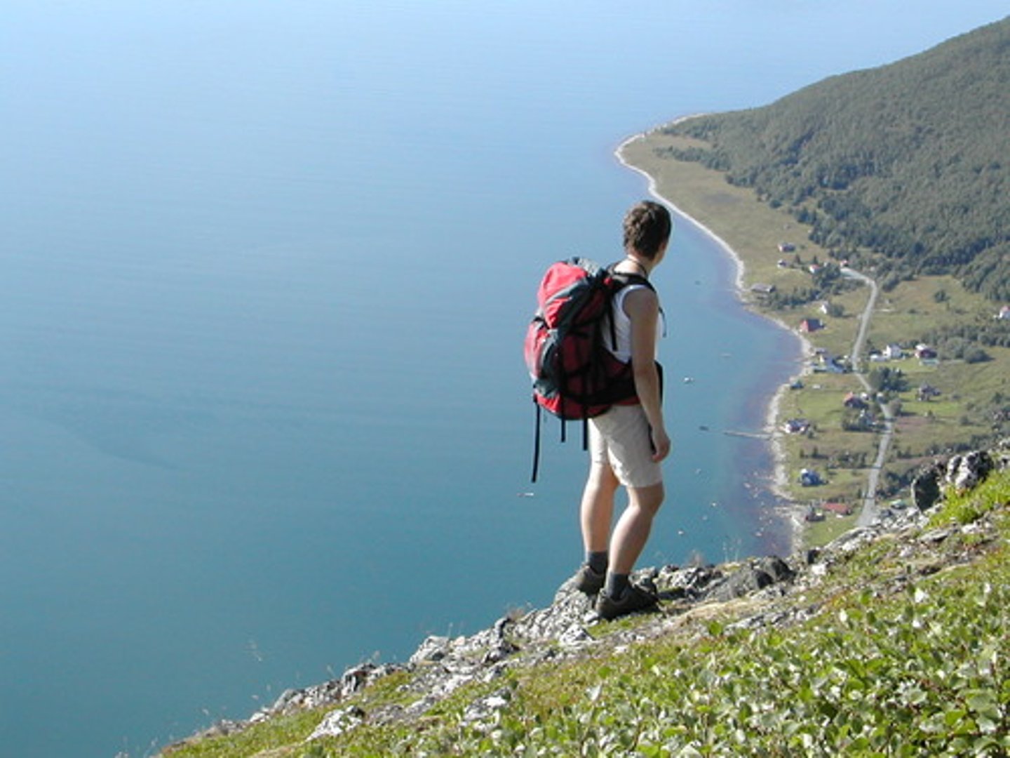 <p>the act of travelling in a place to learn about it</p><p>/sự khám phá/</p><p>= discovery /khám phá/, research /nghiên cứu/</p><p>&gt;&lt; ignorance /thiếu hiểu biết/, neglect /bỏ bê/</p>