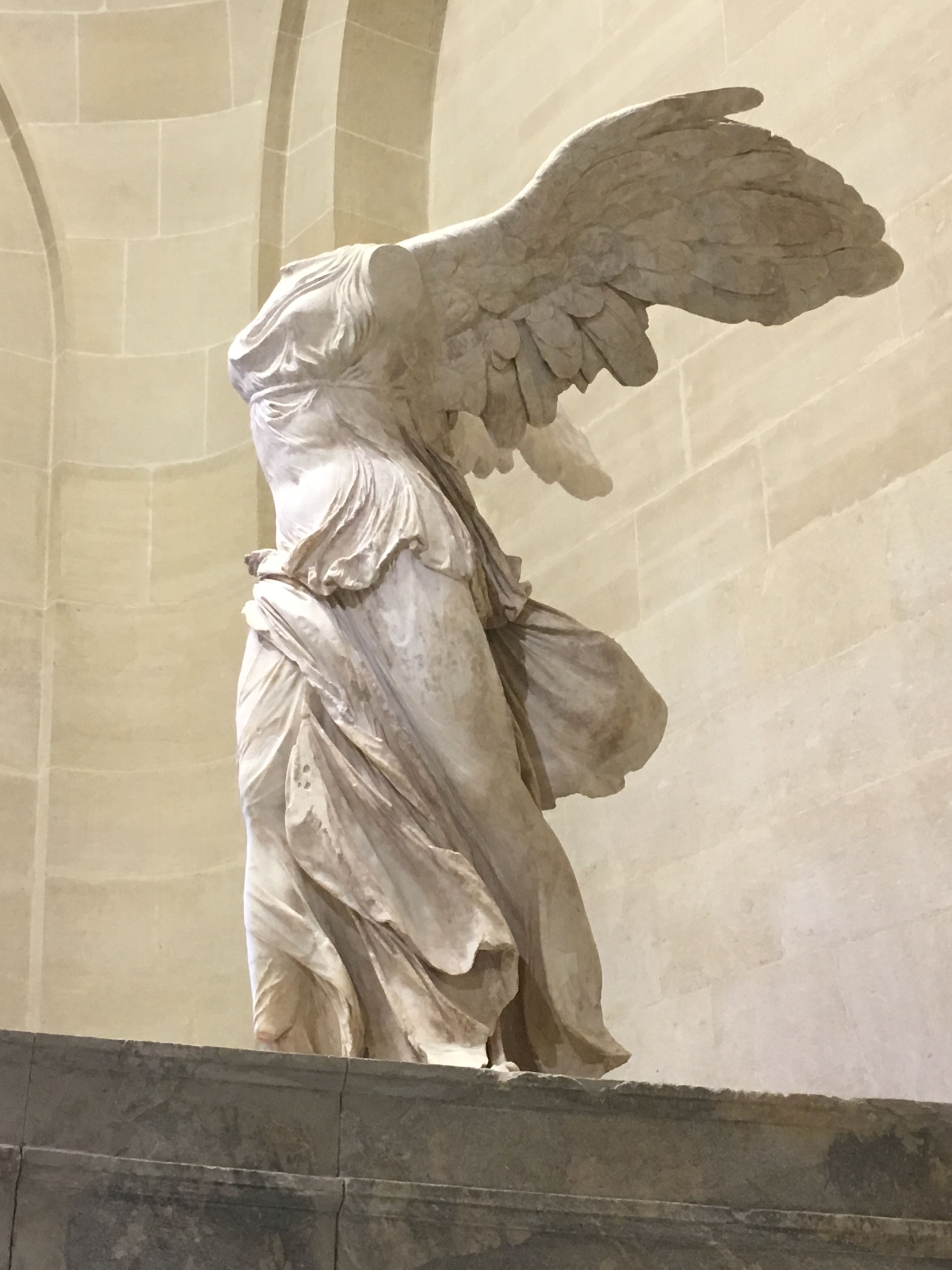 <ol><li><p>Meant to sit in a fountain and look like a figurehead of a boat</p></li><li><p>Likely commemorated naval victory</p></li><li><p>Dramatic contrapposto and use of wet fabric</p></li><li><p>190 B.C.E.</p></li></ol><p></p>