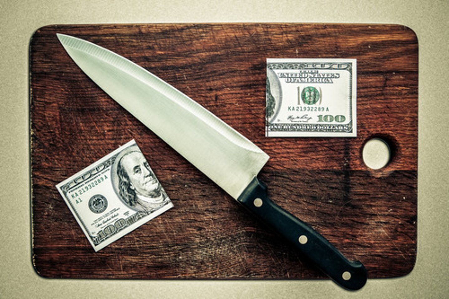 <p>adj. 节约的，节俭的</p>