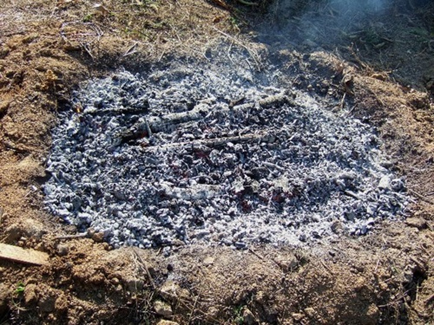 <p>はい</p><p>tro</p><p>灰皿:gạt tàn</p><p>灰色:màu xám</p>