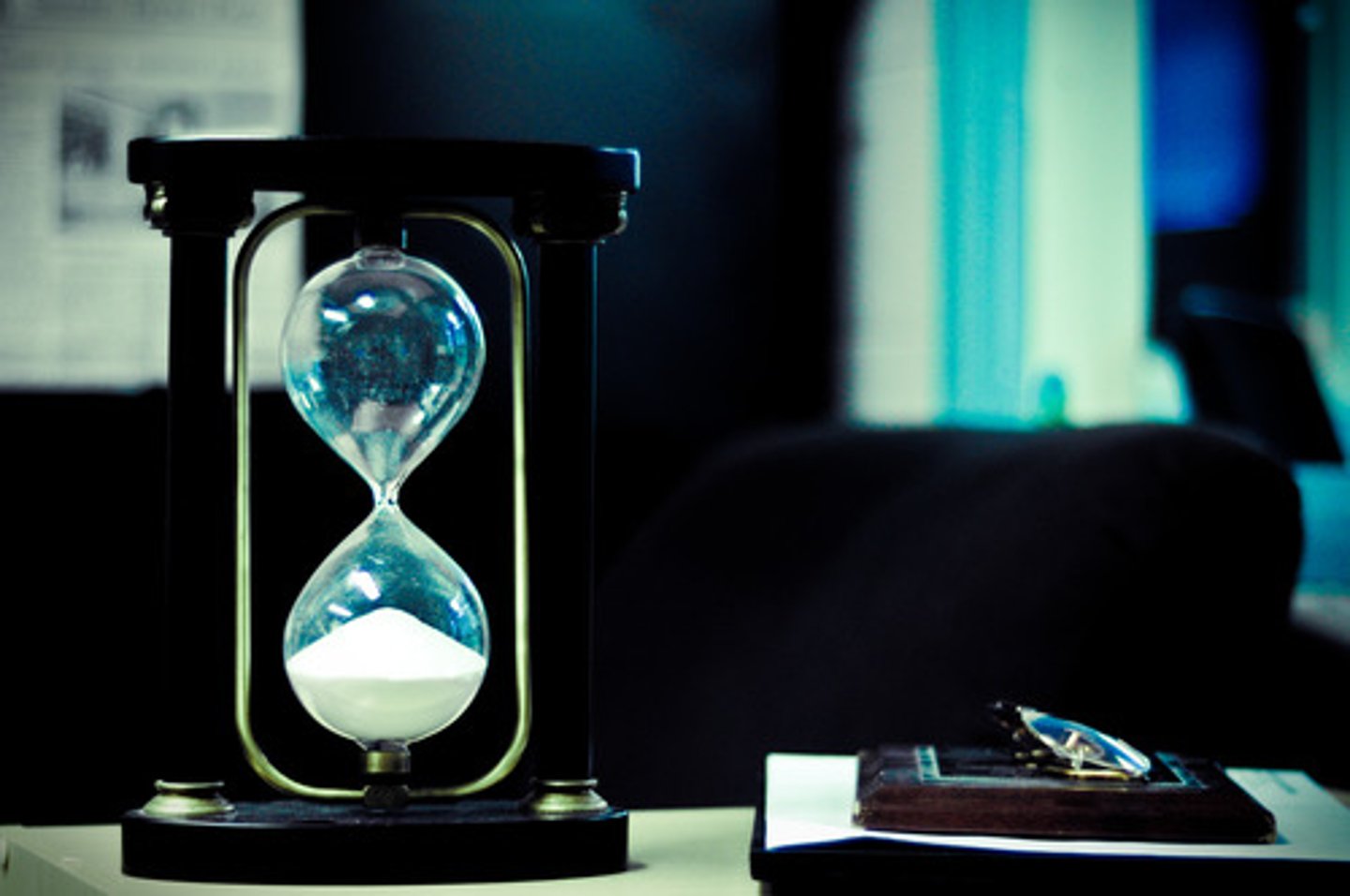 <p>It's time to...(hour)</p>