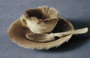 <p>Object (Le Déjeuner en fourrure)</p>