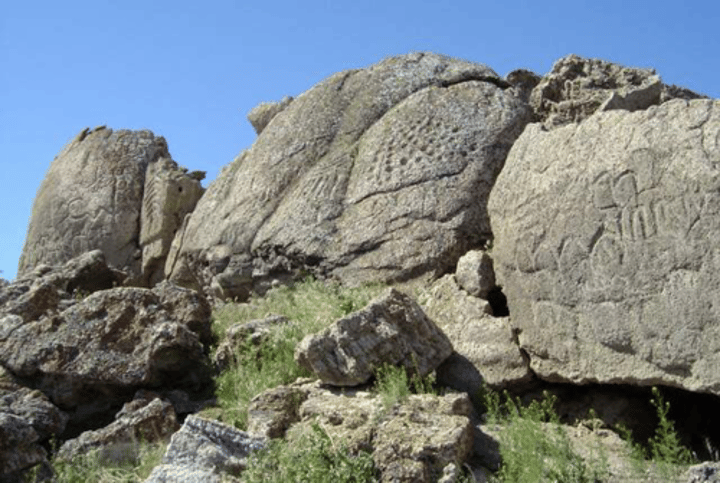 <p>Petroglyphs at Winnemucca Lake</p><p>Nevada, Arizona</p><p>14000BCE, Paleolithic</p><p>Oldest known petroglyphs</p>