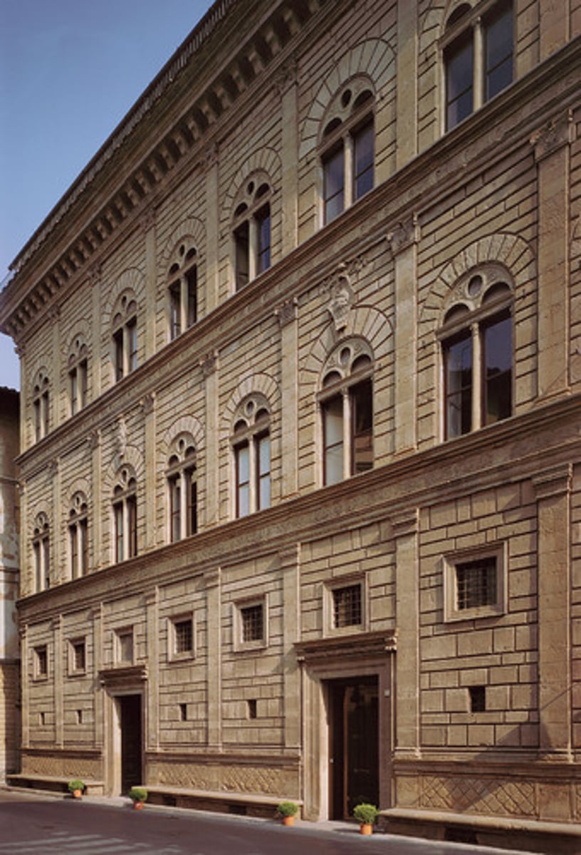 <p>Palazzo Rucellai</p>