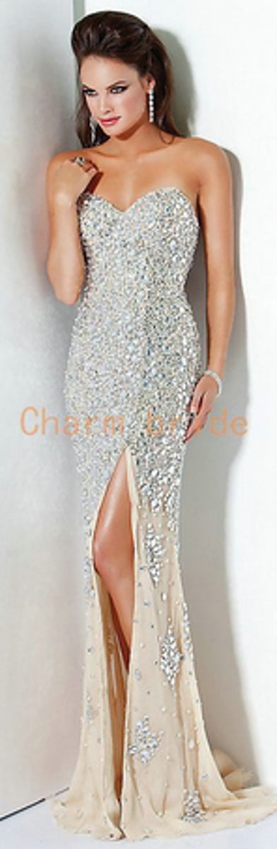 <p>стрункий</p>