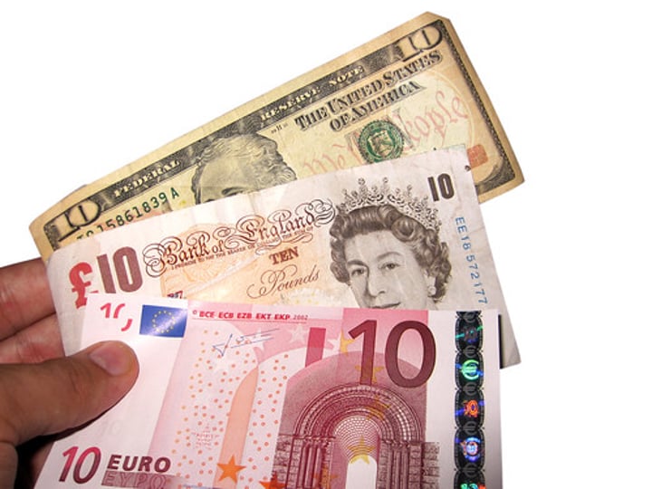 <p>legal currency issued on paper; it developed in China as a convenient alternative to metal coins</p>