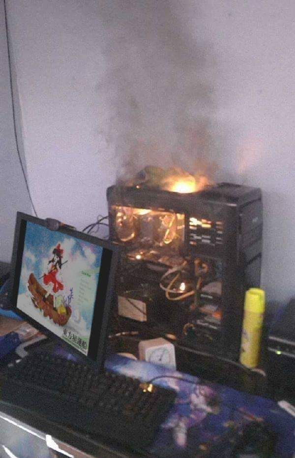 <p>Prostředky pro propojení počítačů mezi sebou.</p>