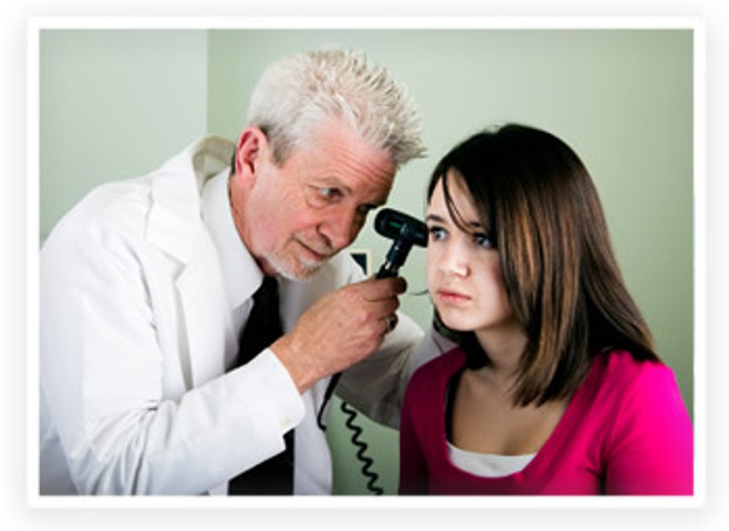 <p>bác sĩ (formal hơn doctor)</p><p>ex: The physician diagnosed her with asthma.(Bác sĩ chuyên khoa đã chẩn đoán cô ấy bị hen suyễn.)</p>