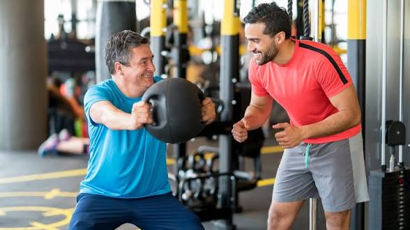 <p>Entrenar</p><p>Tuve que entrenar a un atleta</p>