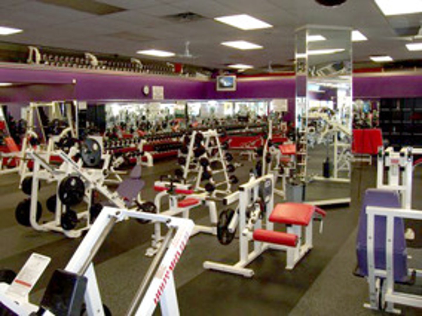 <p>phòng gym</p>