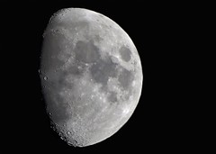 <p>when the size of the illuminated portion of the moon is greater than half but not a full moon, lasts about 6 days can be almost all white or just a little more than 1/2 white</p>