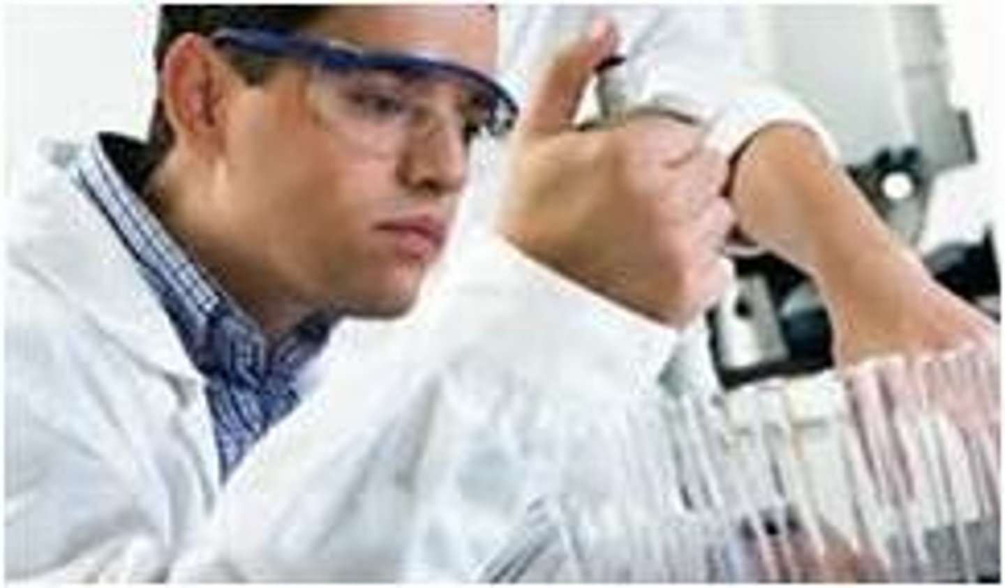 <p>Cognitive psychologists have been able infer the structure and processes of human memory by measuring large samples in lab tests.</p>