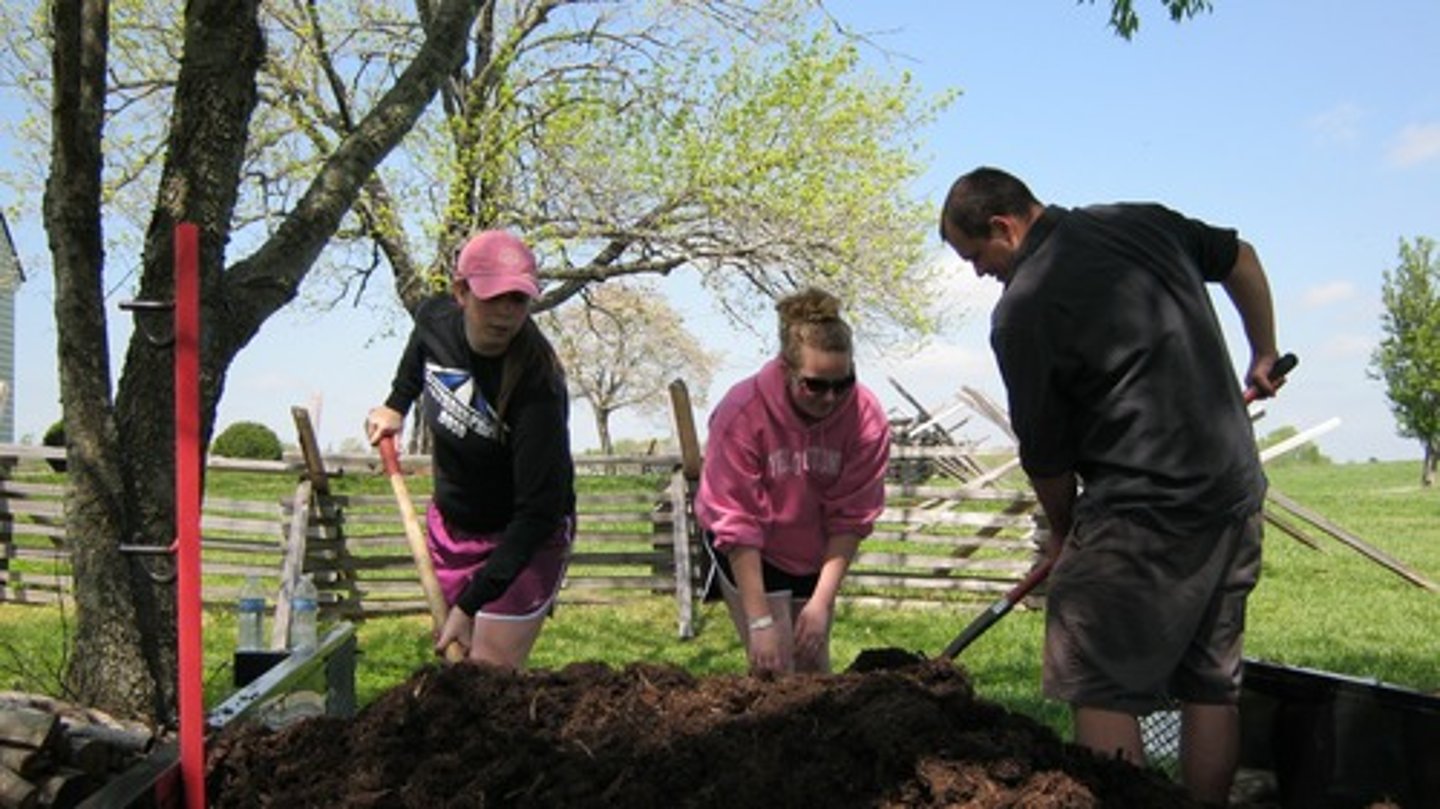 <p>/ˈstuː.ɚd.ʃɪp/ (n): Quyền quản lý, sự chăm sóc. [Family: Steward] [Syn: Management, care] [Collo: Environmental stewardship] [Ex: We must improve our stewardship of natural resources.]</p>