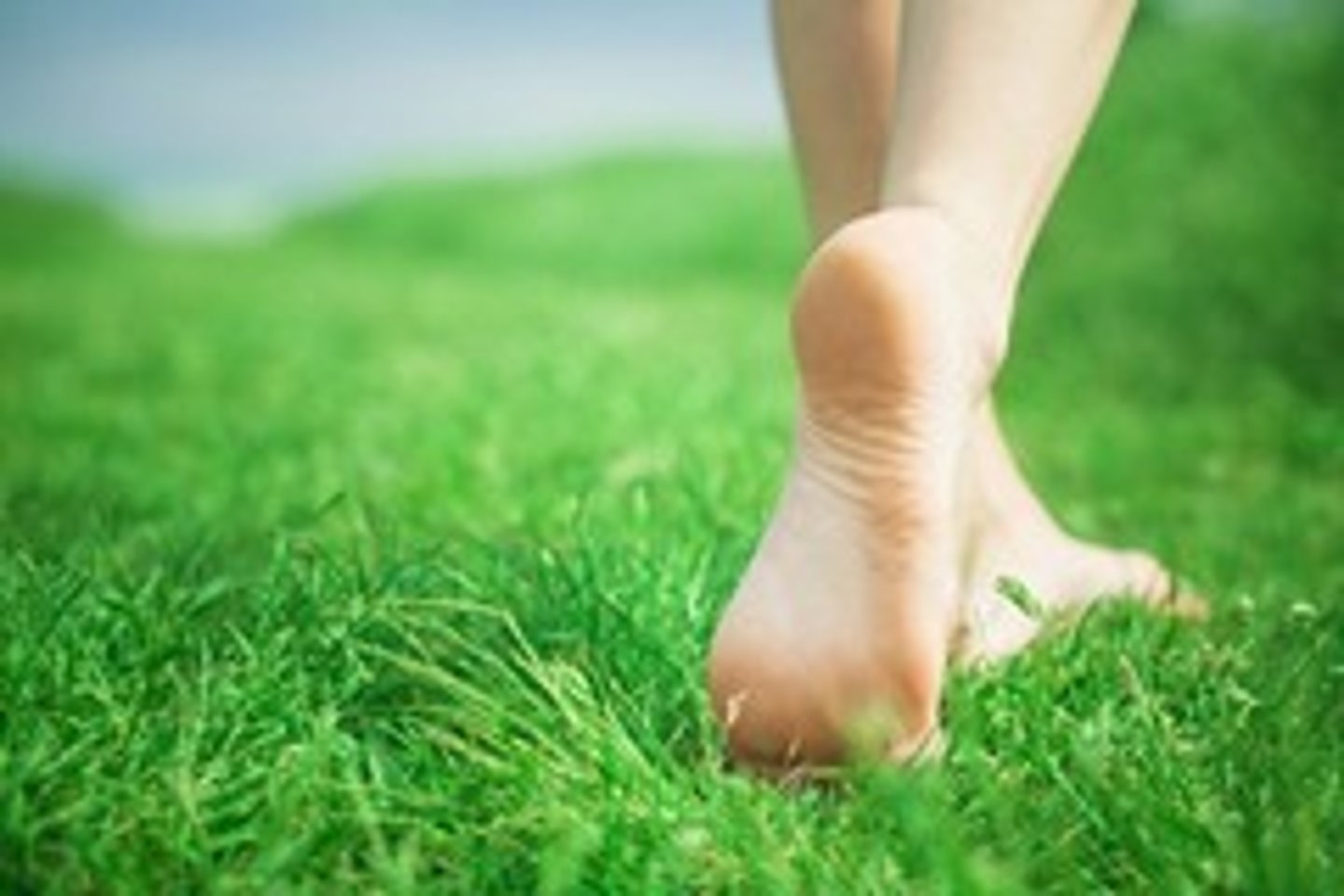 <p>to move one foot forward</p>