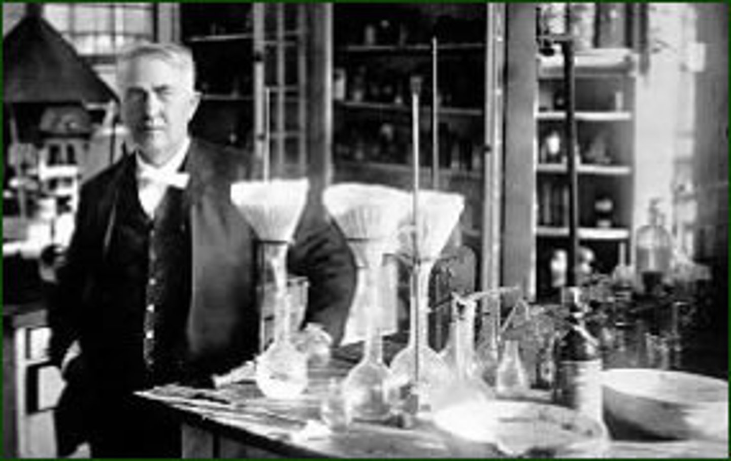 <p>American inventor best known for inventing the electric light bulb, acoustic recording on wax cylinders, and motion pictures.</p>